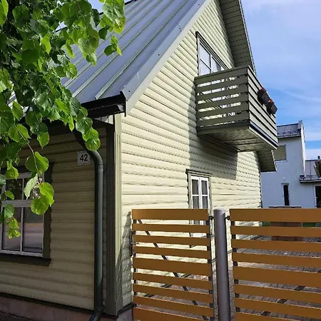 招待所 Roenne Majutus 派尔努