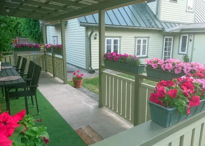 Roenne Majutus 3* Pärnu